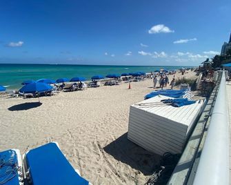 Entire Condo in Sunny Isles - Санні-Айлс-Біч - Пляж