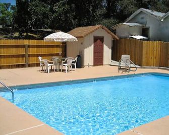Jamestown Railtown Motel - Jamestown - Pool