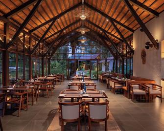 Sterling Lontano Waterfront Wayanad - Meppādi - Restaurant