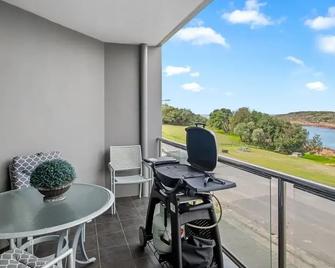 On the Beach Getaway - Salamander Bay - Balcon