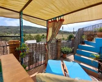 Casa Luis townhouse for up to 7. Roof splashpool, stunning views, great location - Ríogordo - Balcón