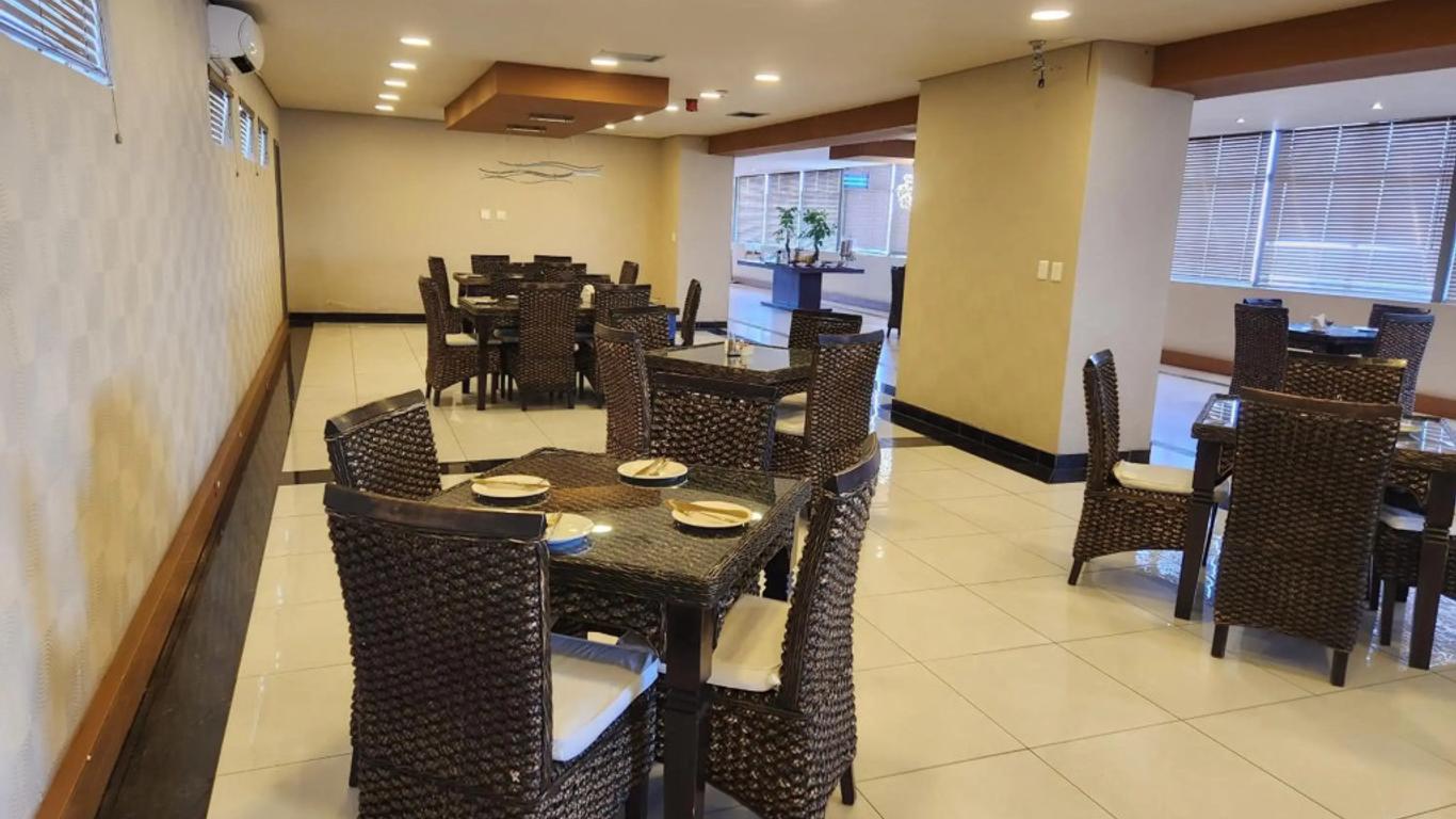 Palm Continental Hotel