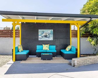 3000sf 6br! Htd Sparkling Pool, Cabana, Bbq! - Los Angeles - Patio