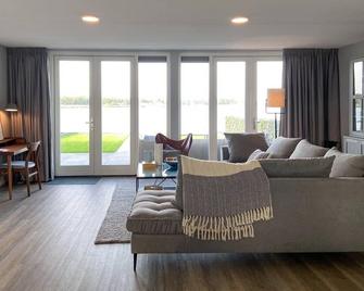 Stunning Home In Wieringerwerf - Wieringerwerf - Sala de estar