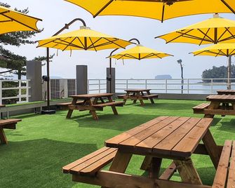 damaeg-eochoncheheomhyuyangma-eul Pension - Sacheon - Patio
