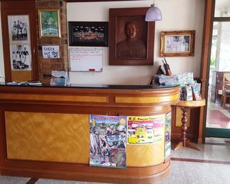 Coconut House Chaweng - Hostel - Ko Samui - Front desk