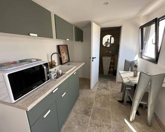 Maisonnette vue Mer Panoramique et sur les Iles des Embiez, Bandor - Bandol - Keuken