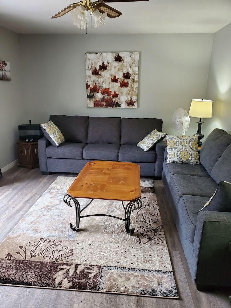 Michaels Bay Getaway on Manitoulin Island - South Baymouth - סלון