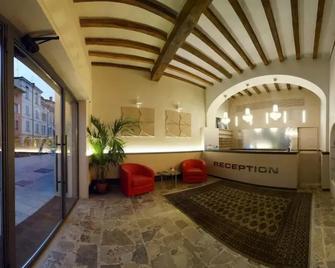 Albergo Morandi - Reggio nell'Emilia - Front desk