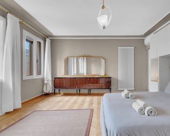 2 Bedroom Family Apartment | 400mt from Old Bridge | A/C + WiFi - Bassano del Grappa - Schlafzimmer