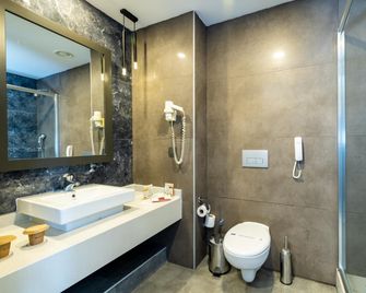 Crystal Centro Pearl Collection - אנטליה - חדר רחצה
