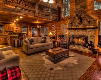 New!, Heart of Aska Adventure, Hot Tub, Mountain View - Ducktown - Sala de estar