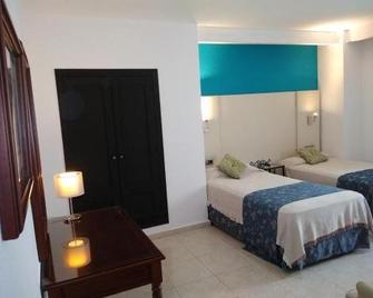 Hotel Nuevo Ara - Cáceres - Bedroom