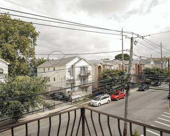 Newark Liberty Gem Brick House - Apt 3 - Newark - Outdoors view