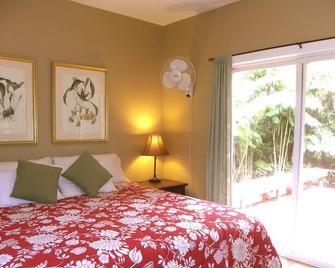 Charming Kaloko Mountain Cottage With Hot Tub - Private,secluded And Cozy!! - Kailua-Kona - Bedroom