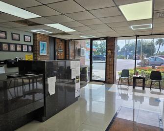 Stay Inn and Suites - Bartow - Rezeption