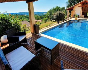 Le Paradis des Gourmands, peace and quiet - serenity deep relaxation - Saint-Jean-de-Côle - Piscina