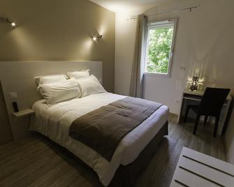 Hotel Les Petits Oreillers - Bourg-Saint-Andéol - Schlafzimmer