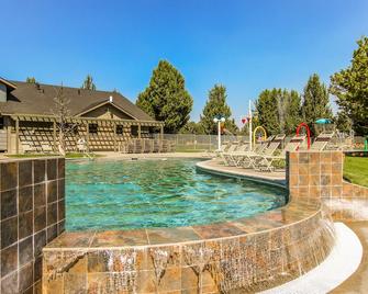 Eagle Crest - Redmond - Pool