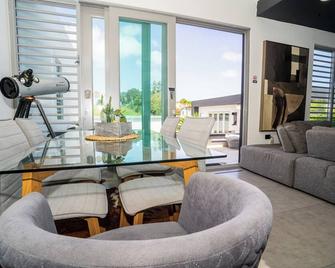 Private Pool, Hydromassage Jacuzzi & short drive away from amazing beaches. - Hatillo - Comedor