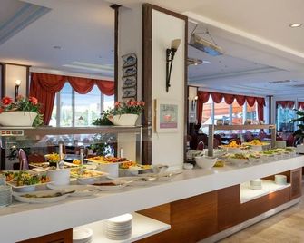 Pine House by Werde Hotels - Kemer - Bufet