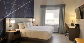 Comfort Suites Louisville Airport - Louisville - Bedroom