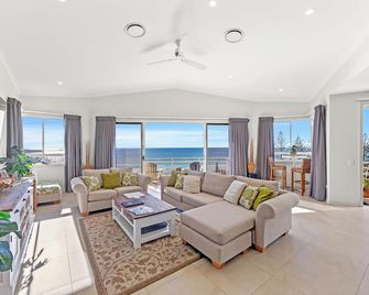 Aquarius Resort - Alexandra Headland - Wohnzimmer