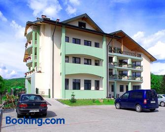 Hotel i Restauracja Bona - Sanok - Building