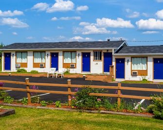 Winds Motel - Montague - Edificio