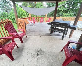 The Resort - Falls of Rough - Patio