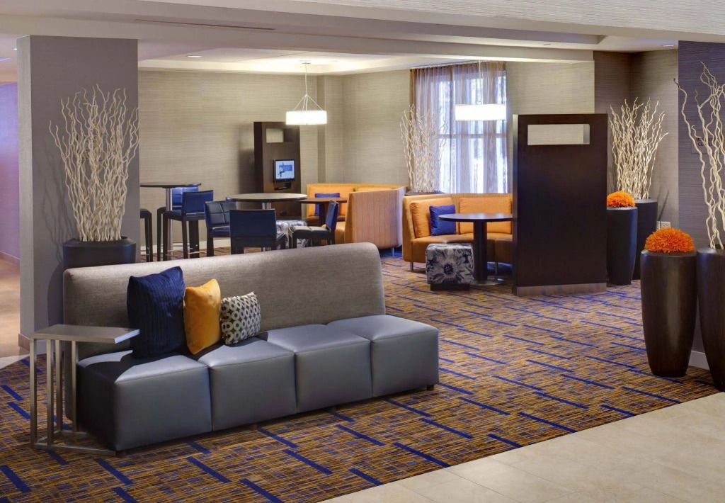Courtyard by Marriott Charlottesville - University Medical Center - Charlottesville - Lounge