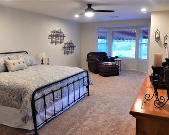 Golf Course Home in Sun Lakes - Sun Lakes - Bedroom