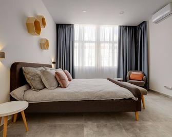 Perfect Location, Modern 2br Apartment - Sliema - Bedroom