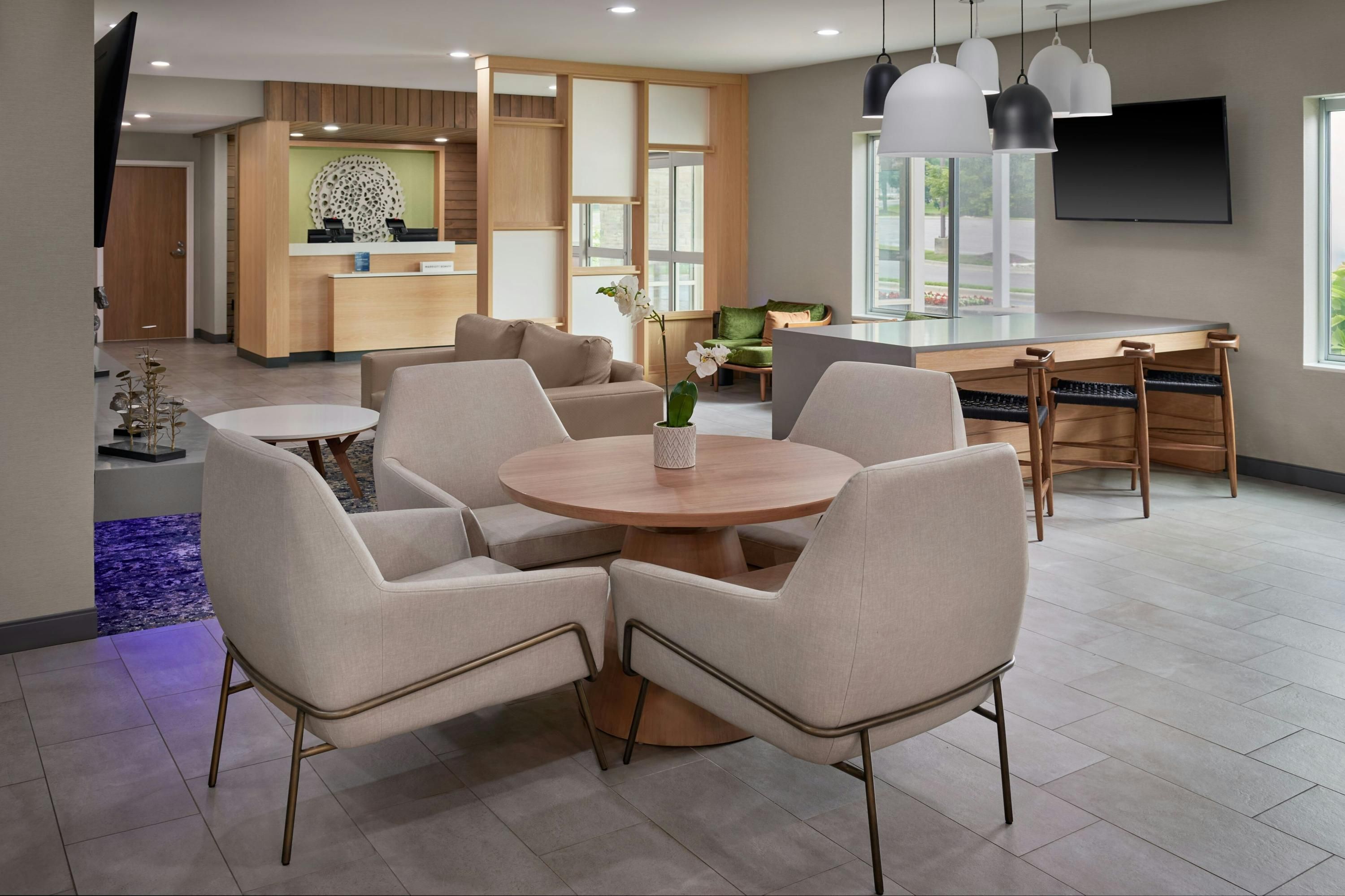 Fairfield Inn & Suites by Marriott Detroit Farmington Hills - Farmington Hills - Lobby