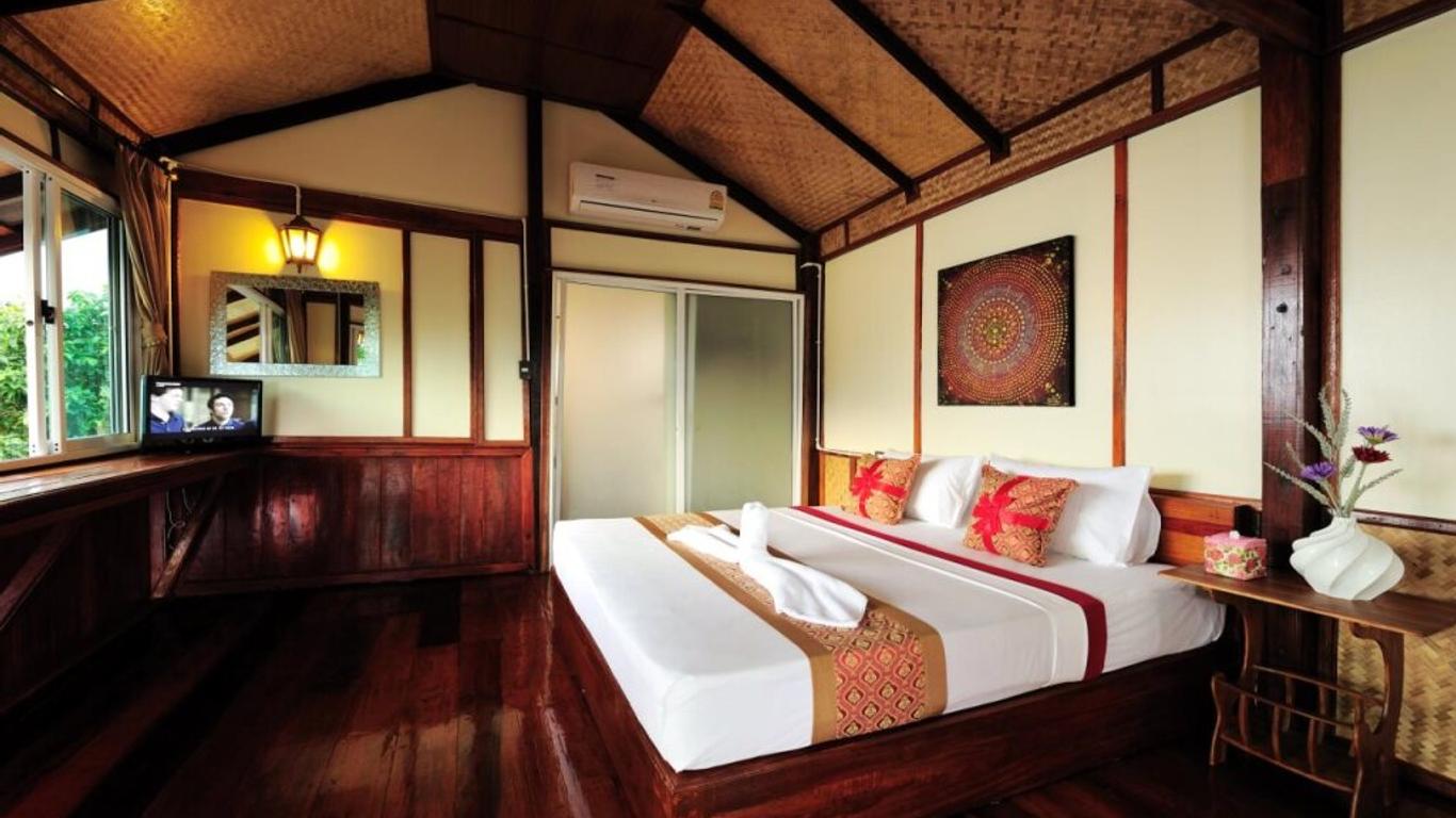 Phuphaya Seaview Resort - Adults Only