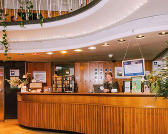 Hessenland Hotel By Stay Awesome - קאסל - דלפק קבלה