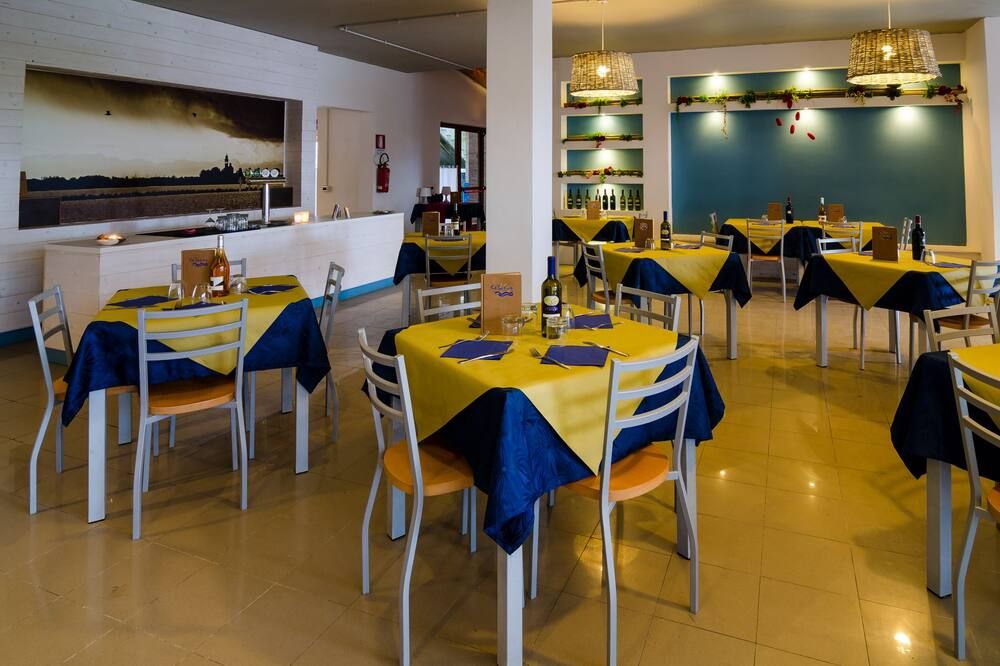 فيلادجو كا لاجونا - غرادو - مطعم