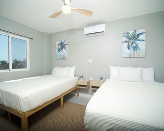 Sandbar Beachfront Hotel & Hostel Restaurant - San Pedro Town
