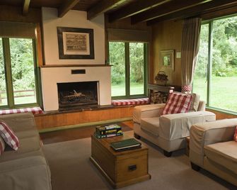 Rockwood Lodges - Howick - Living room