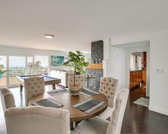 Bright Whittier Home w/ Pool Table + Spacious Deck - Whittier - Dining room