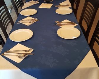 Airport Guest House - Slough - Spisesal