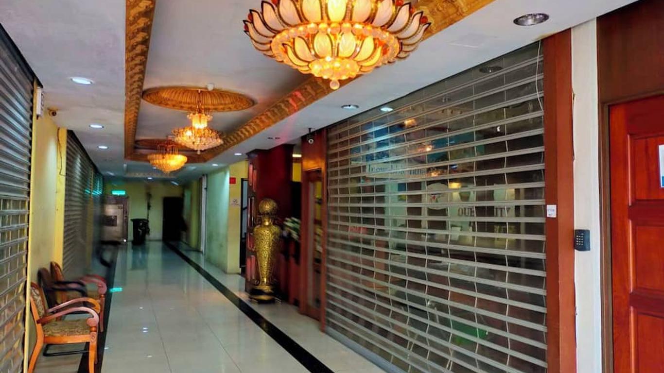 Super OYO 998 Queen City Hotel