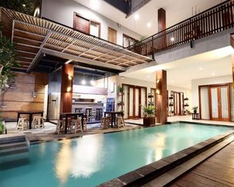 The Paving Villa - North Kuta - Pool