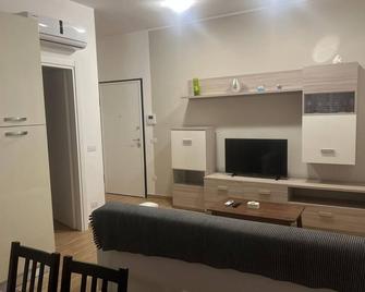 APARTMENT on the mezzanine floor on a completely renovated building !!! - Porto Sant'Elpidio - Soggiorno