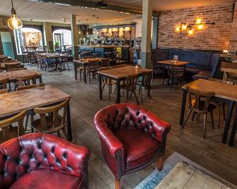 Hotel Cafe Restaurant 't Raedhus - Dokkum - Restaurante