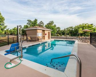 Retreat in Knoxville | Shared Outdoor Pool - Farragut - Pool