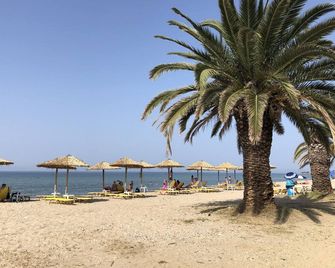 AM House by the Sea, 150 m.from sandy beach - Nea Moudania - Plaża