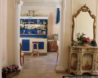 Hotel Kennedy - Каорле - Бар