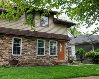 Cottage in Private Beach Community Near Cedar Point and Kalahari - Huron - Budova