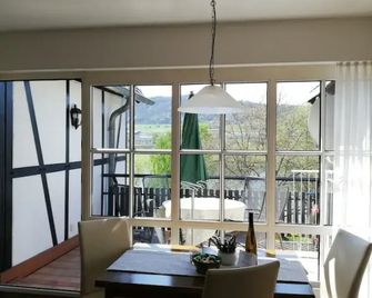 Ferienwohnungen Zum Niederberg - Mülheim an der Mosel - Eetruimte